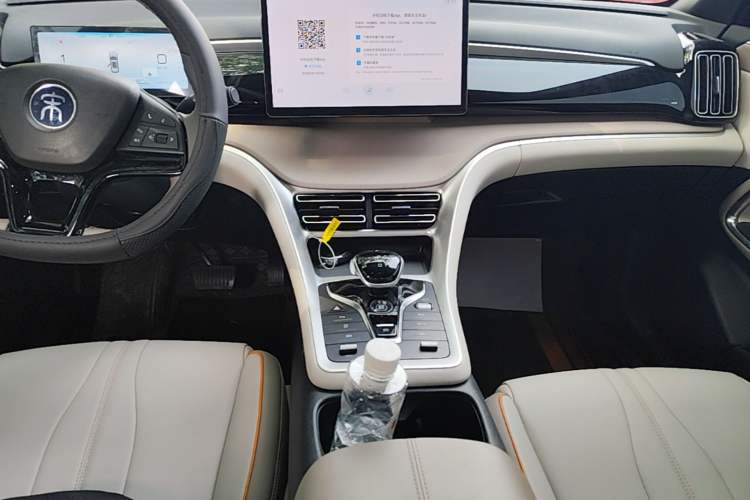 Used BYD Song Pro New Energy 2024 HONOR Edition DM-i 110KM Beyond Model Audio And AC Panel
