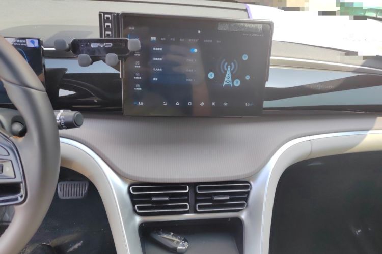 Used BYD Song Pro New Energy 2024 HONOR Edition DM-i 71KM Navigation Model Audio And AC Panel