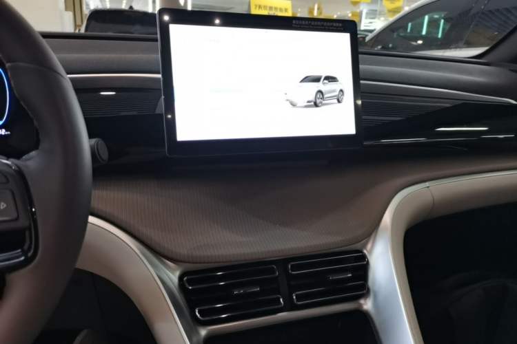 Used BYD Song Pro New Energy 2024 HONOR Edition DM-i 71KM Navigation Model Audio And AC Panel