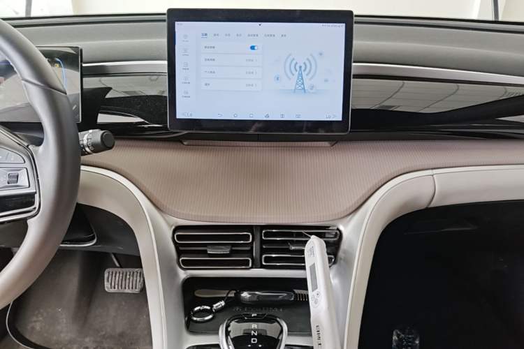 Used BYD Song Pro New Energy 2024 HONOR Edition DM-i 71KM Leading Model Audio And AC Panel