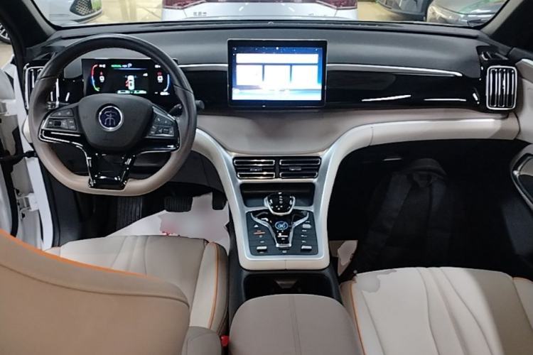 Used BYD Song Pro New Energy 2024 HONOR Edition DM-i 71KM Navigation Model Center Console