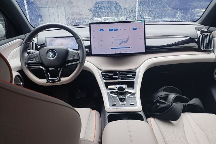 Used BYD Song Pro New Energy 2024 HONOR Edition DM-i 110KM Excellence Model Center Console