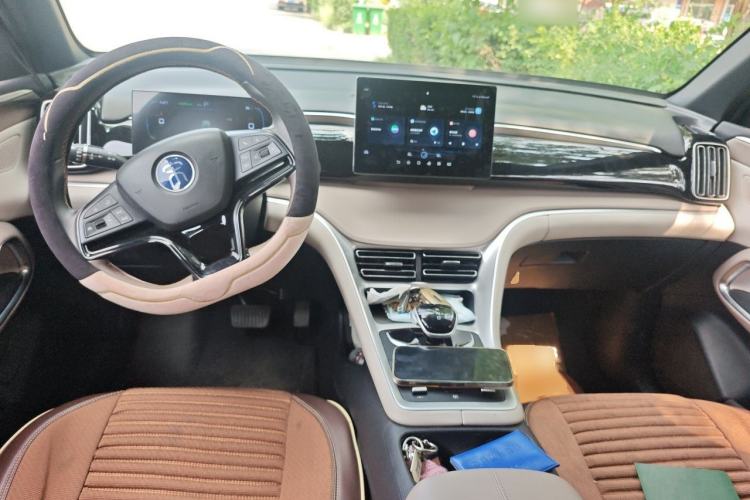 Used BYD Song Pro New Energy 2024 HONOR Edition DM-i 71KM Navigation Model Center Console