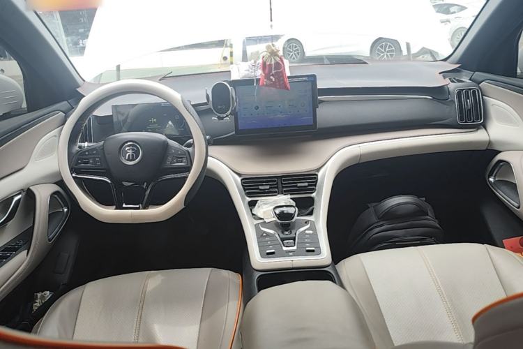 Used BYD Song Pro New Energy 2024 HONOR Edition DM-i 71KM Navigation Model Center Console