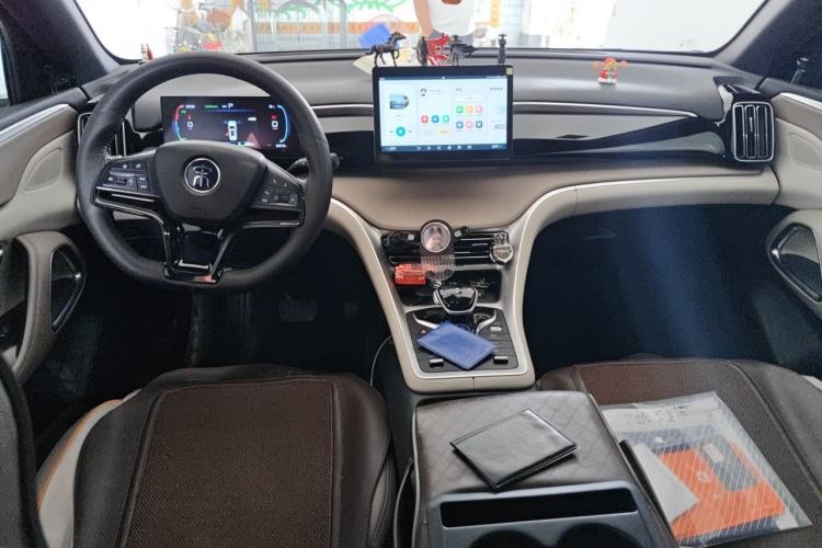 Used BYD Song Pro New Energy 2024 HONOR Edition DM-i 71KM Navigation Model Center Console