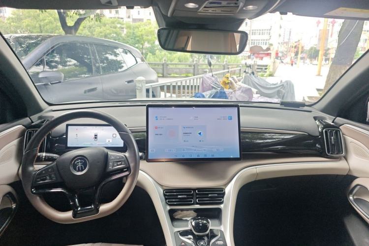 Used BYD Song Pro New Energy 2024 HONOR Edition DM-i 110KM Beyond Model Center Console