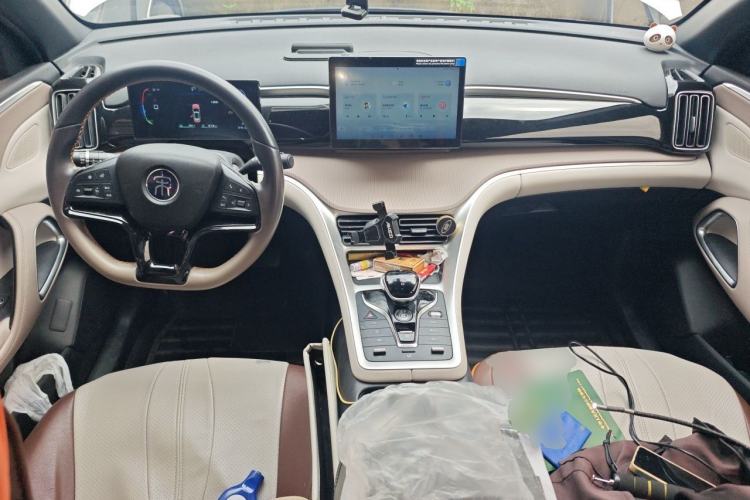 Used BYD Song Pro New Energy 2024 HONOR Edition DM-i 71KM Navigation Model Center Console