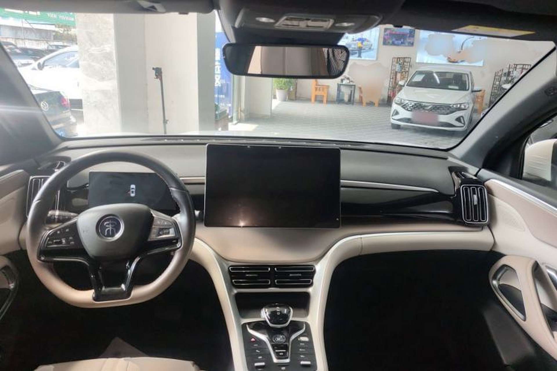 Used BYD Song Pro New Energy 2024 HONOR Edition DM-i 110KM Excellence Model Center Console