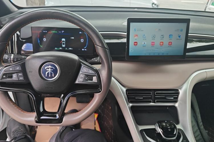Used BYD Song Pro New Energy 2024 HONOR Edition DM-i 71KM Navigation Model Center Console