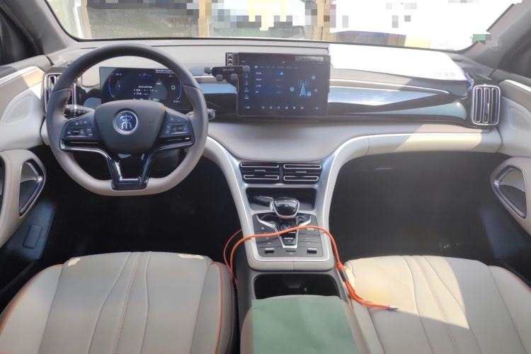 Used BYD Song Pro New Energy 2024 HONOR Edition DM-i 71KM Navigation Model Center Console