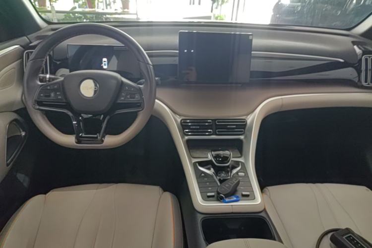 Used BYD Song Pro New Energy 2024 HONOR Edition DM-i 71KM Navigation Model Center Console