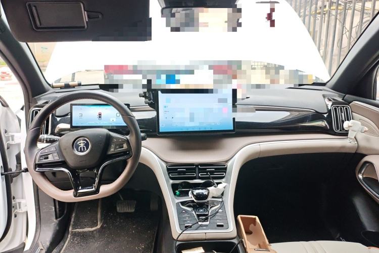 Used BYD Song Pro New Energy 2024 HONOR Edition DM-i 110KM Beyond Model Center Console