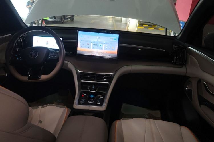 Used BYD Song Pro New Energy 2024 HONOR Edition DM-i 110KM Beyond Model Center Console