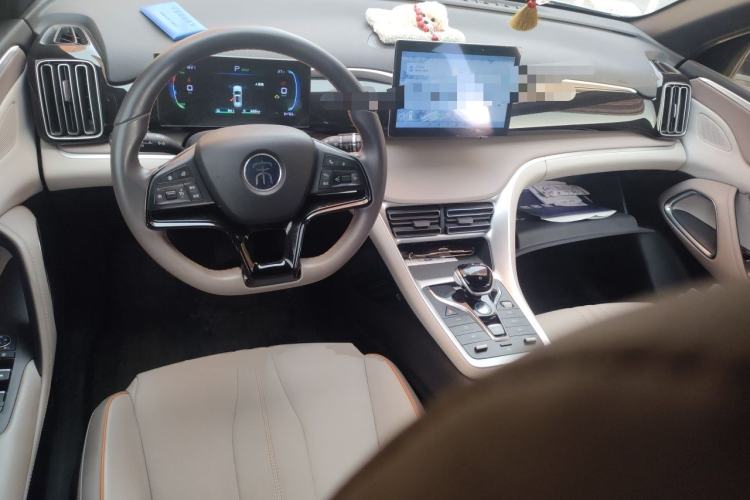 Used BYD Song Pro New Energy 2024 HONOR Edition DM-i 71KM Navigation Model Center Console
