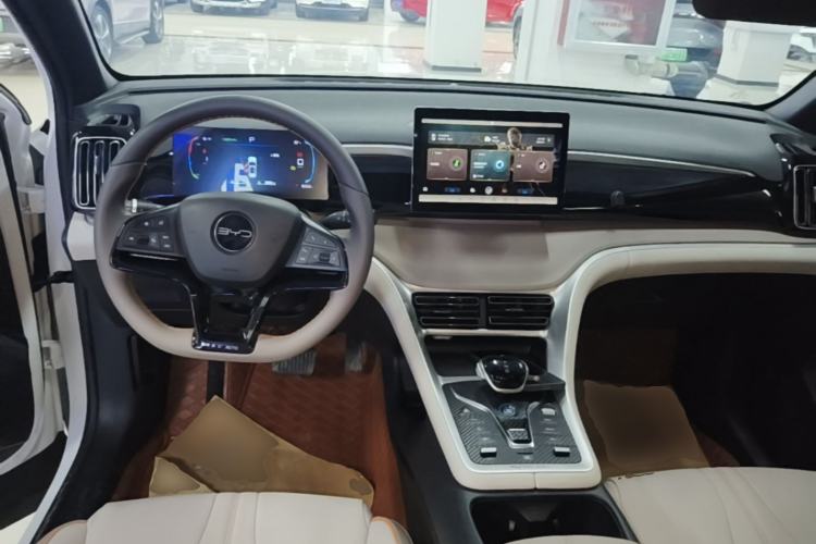 Used BYD Song Pro New Energy 2024 HONOR Edition DM-i 71KM Navigation Model Center Console