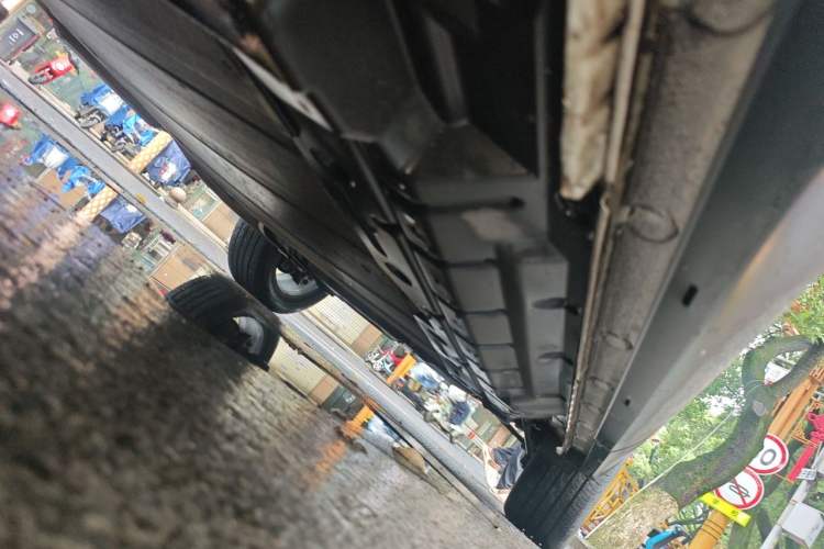 Used BYD Song Pro New Energy 2024 HONOR Edition DM-i 110KM Beyond Model Chassis Front Left