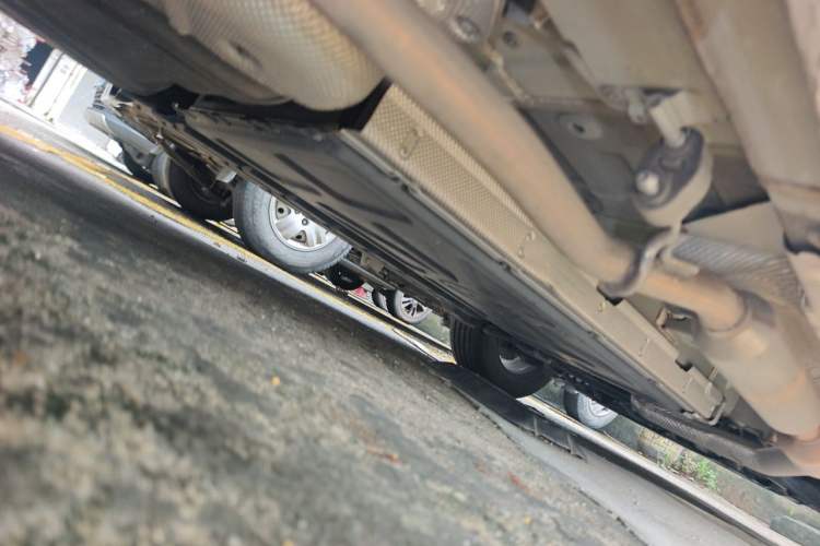 Used BYD Song Pro New Energy 2024 HONOR Edition DM-i 71KM Navigation Model Chassis Rear Right