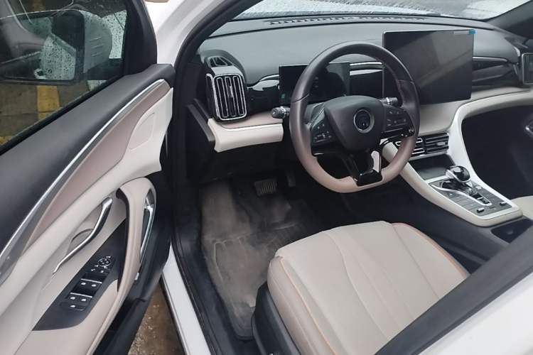 Used BYD Song Pro New Energy 2024 HONOR Edition DM-i 110KM Excellence Model Driver Seat