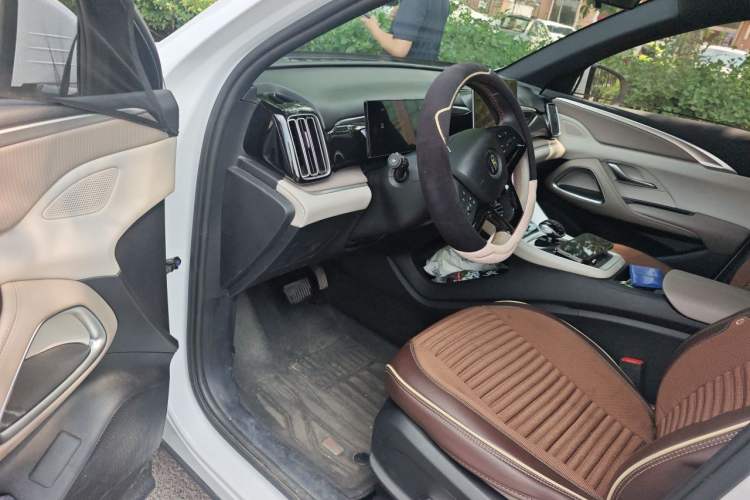 Used BYD Song Pro New Energy 2024 HONOR Edition DM-i 71KM Navigation Model Driver Seat