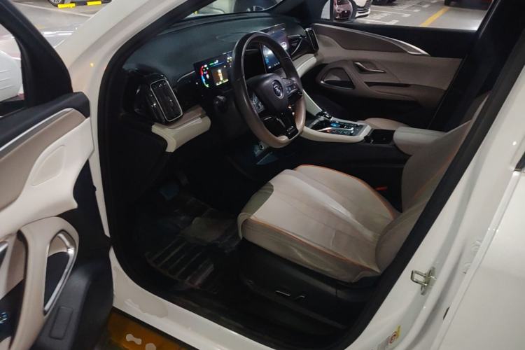 Used BYD Song Pro New Energy 2024 HONOR Edition DM-i 71KM Navigation Model Driver Seat