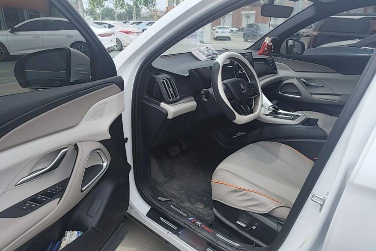 Used BYD Song Pro New Energy 2024 HONOR Edition DM-i 71KM Navigation Model Driver Seat