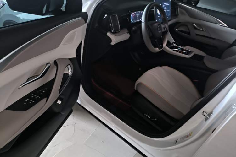 Used BYD Song Pro New Energy 2024 HONOR Edition DM-i 110KM Excellence Model Driver Seat