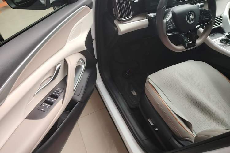 Used BYD Song Pro New Energy 2024 HONOR Edition DM-i 71KM Navigation Model Driver Seat