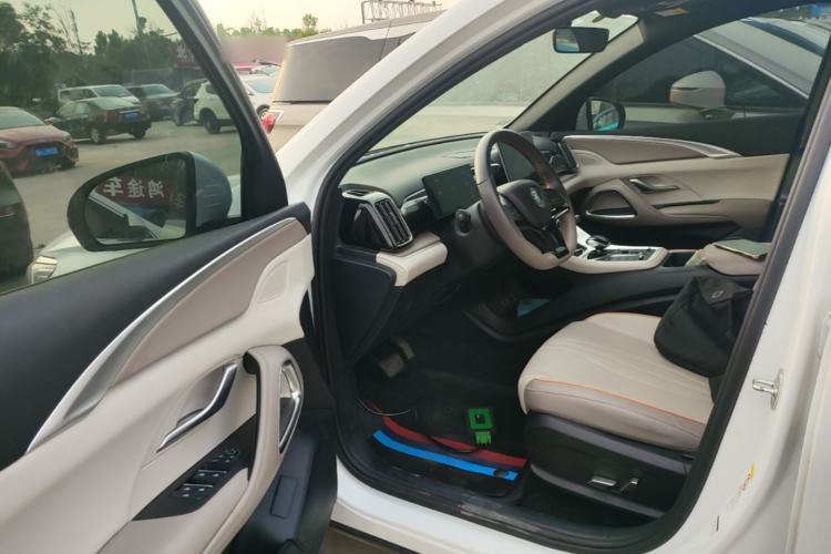 Used BYD Song Pro New Energy 2024 HONOR Edition DM-i 71KM Navigation Model Driver Seat