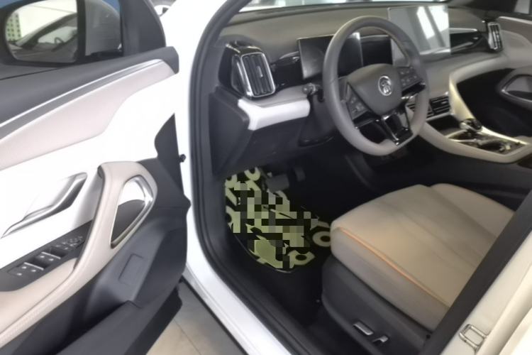 Used BYD Song Pro New Energy 2024 HONOR Edition DM-i 71KM Beyond Model Driver Seat