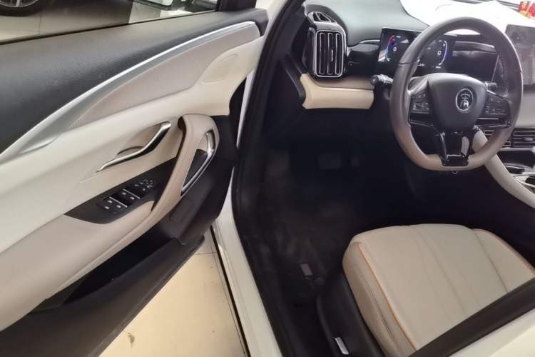 Used BYD Song Pro New Energy 2024 HONOR Edition DM-i 71KM Navigation Model Driver Seat