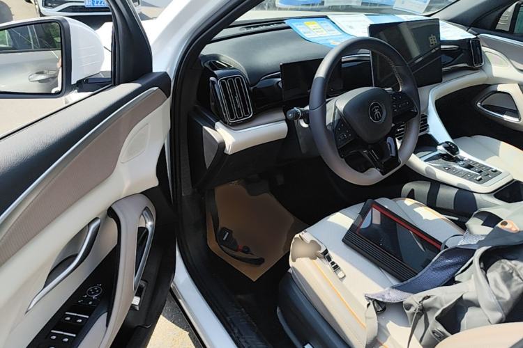 Used BYD Song Pro New Energy 2024 HONOR Edition DM-i 110KM Excellence Model Driver Seat