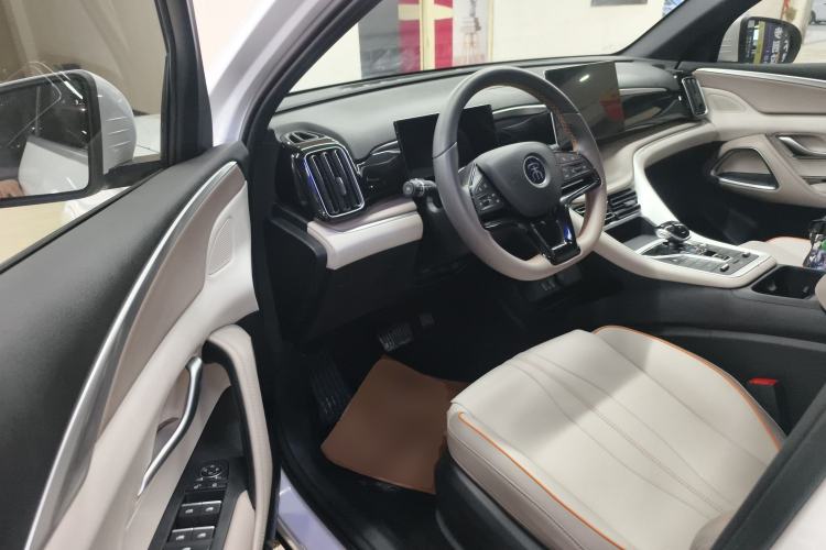 Used BYD Song Pro New Energy 2024 HONOR Edition DM-i 71KM Navigation Model Driver Seat