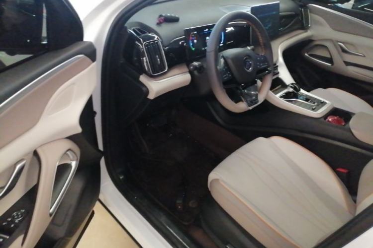 Used BYD Song Pro New Energy 2024 HONOR Edition DM-i 71KM Navigation Model Driver Seat