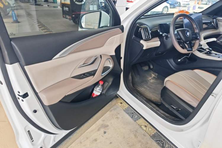 Used BYD Song Pro New Energy 2024 HONOR Edition DM-i 71KM Beyond Model Driver Seat