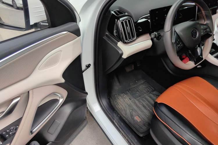 Used BYD Song Pro New Energy 2024 HONOR Edition DM-i 71KM Leading Model Driver Seat
