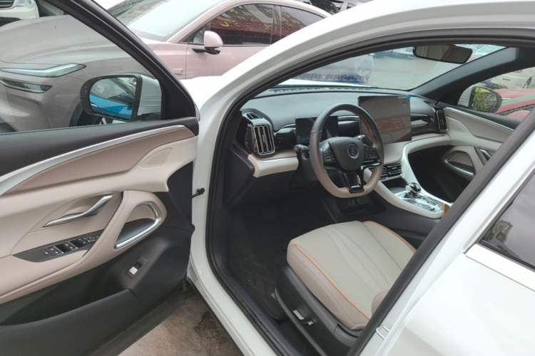 Used BYD Song Pro New Energy 2024 HONOR Edition DM-i 110KM Excellence Model Driver Seat