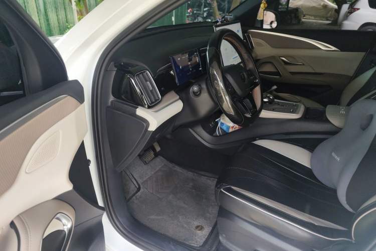Used BYD Song Pro New Energy 2024 HONOR Edition DM-i 71KM Leading Model Driver Seat