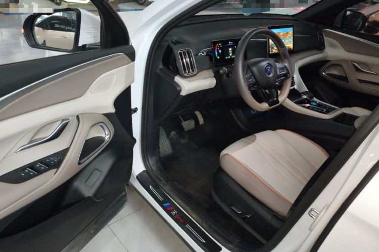 Used BYD Song Pro New Energy 2024 HONOR Edition DM-i 71KM Navigation Model Driver Seat