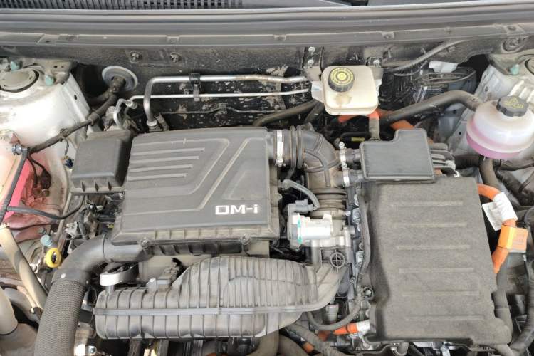 Used BYD Song Pro New Energy 2024 HONOR Edition DM-i 71KM Navigation Model Engine Bay