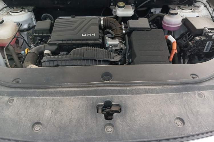 Used BYD Song Pro New Energy 2024 HONOR Edition DM-i 71KM Leading Model Engine Bay