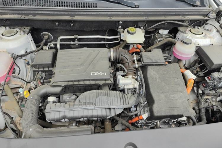 Used BYD Song Pro New Energy 2024 HONOR Edition DM-i 71KM Navigation Model Engine Bay