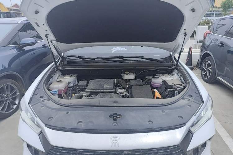 Used BYD Song Pro New Energy 2024 HONOR Edition DM-i 71KM Navigation Model Engine Bay