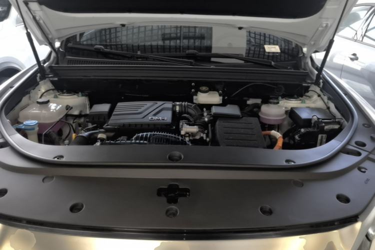 Used BYD Song Pro New Energy 2024 HONOR Edition DM-i 71KM Beyond Model Engine Bay