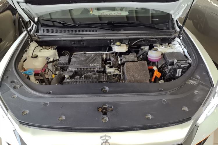 Used BYD Song Pro New Energy 2024 HONOR Edition DM-i 71KM Navigation Model Engine Bay