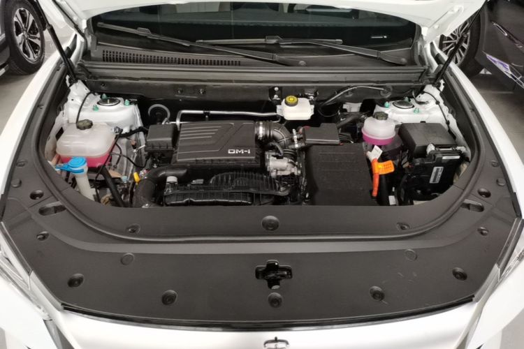 Used BYD Song Pro New Energy 2024 HONOR Edition DM-i 71KM Navigation Model Engine Bay