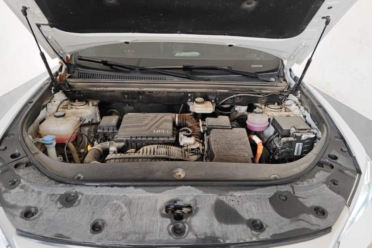 Used BYD Song Pro New Energy 2024 HONOR Edition DM-i 71KM Navigation Model Engine Bay