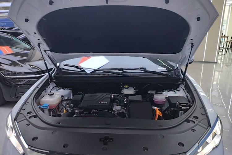 Used BYD Song Pro New Energy 2024 HONOR Edition DM-i 71KM Navigation Model Engine Bay