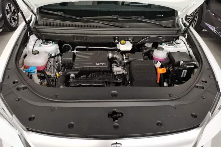 Used BYD Song Pro New Energy 2024 HONOR Edition DM-i 71KM Navigation Model Engine Bay
