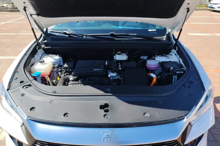 Used BYD Song Pro New Energy 2024 HONOR Edition DM-i 71KM Navigation Model Engine Bay