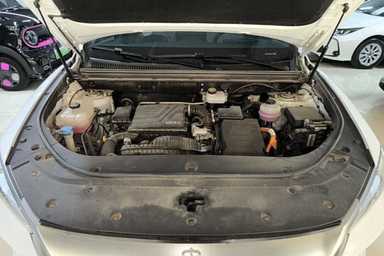 Used BYD Song Pro New Energy 2024 HONOR Edition DM-i 71KM Navigation Model Engine Bay